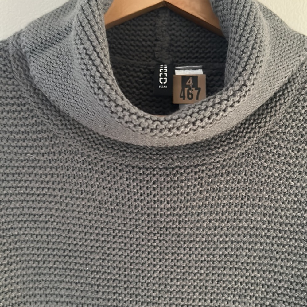H&M dark gray cowl neck mid weight Sweater - Picture 2 of 4
